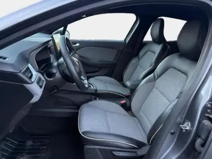 Photo 13 Renault Clio  1.6 E-Tech 145ch full hybrid Techno