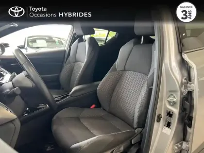 Photo 10 Toyota C-HR  1.8 Hybride 122ch Design Ultimate E-CVT