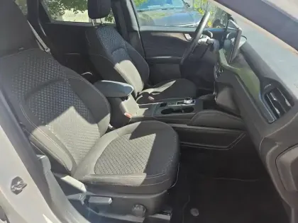 Photo 10 Ford Kuga  2.5 Duratec 180ch Hybrid FlexiFuel Titanium Business Powershift