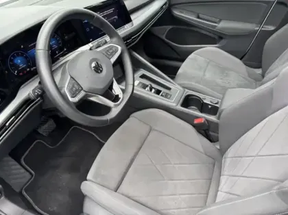 Photo 9 Volkswagen Golf  1.5 eTSI OPF 150ch  Style 1st DSG7