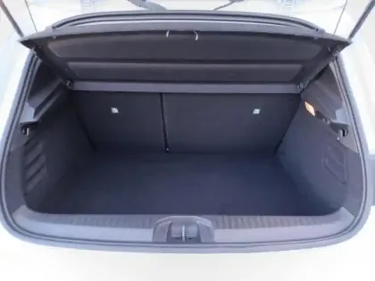 Photo 8 Renault Clio  1.6 E-Tech 145ch full hybrid Evolution - 25
