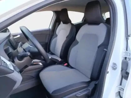 Photo 13 Renault Clio  1.6 E-Tech 145ch full hybrid Evolution - 25