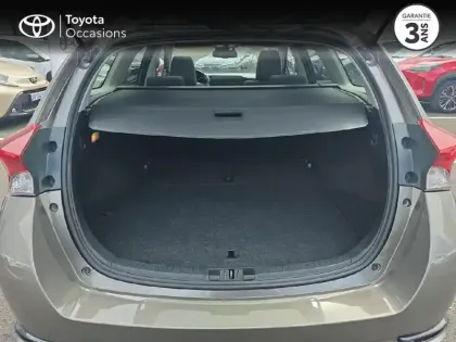 Photo 9 Toyota Auris  Touring Sports HSD 136h Design