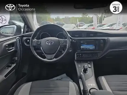 Photo 7 Toyota Auris  Touring Sports HSD 136h Design