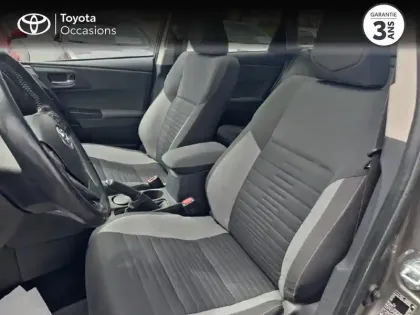 Photo 10 Toyota Auris  Touring Sports HSD 136h Design