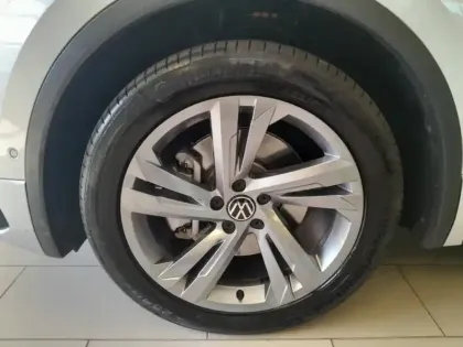 Photo 8 Volkswagen Tiguan  1.4 eHybrid 245ch R-Line DSG6
