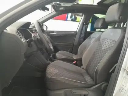 Photo 11 Volkswagen Tiguan  1.4 eHybrid 245ch R-Line DSG6