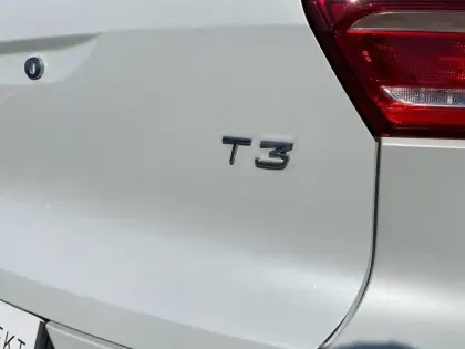 Photo 13 Volvo XC40  T3 163ch R-Design Geartronic 8