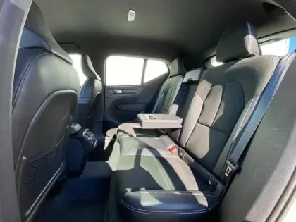 Photo 7 Volvo XC40  T3 163ch R-Design Geartronic 8
