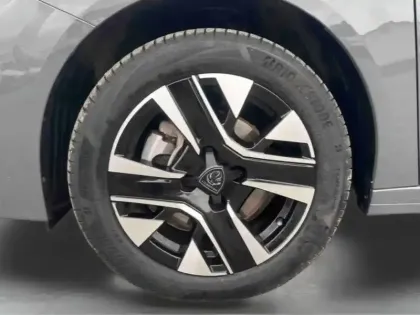 Photo 9 Peugeot 208  1.2 Hybrid 110ch Allure e-DCS6