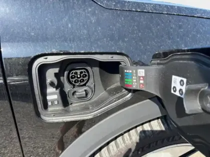 Photo 9 Renault Scenic  E-Tech Electric 220ch 87kWh Techno option Iconic grande autonomie -25