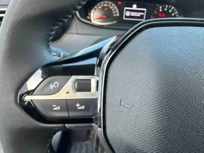 Photo 13 Peugeot 208  1.2 100ch S&S Style