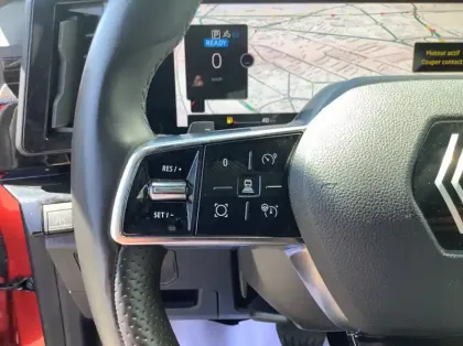 Photo 23 Renault Espace VI E-Tech hybrid 200 Iconic
