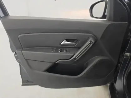 Photo 52 Dacia Duster 1.0 TCe 100ch Confort 4x2 Suréquipé