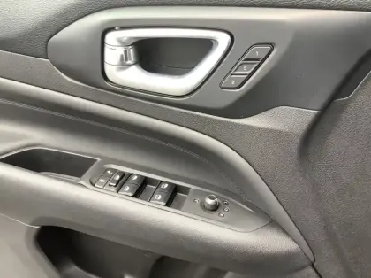 Photo 16 Jeep Compass 1.5 Turbo T4 130 ch BVR7 e-Hybrid Summit