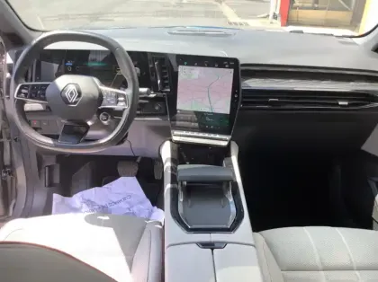 Photo 12 Renault Espace VI E-Tech hybrid 200 Iconic