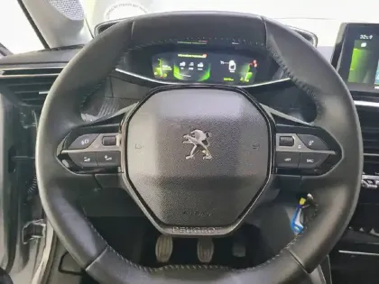 Photo 8 Peugeot 208  PureTech 100 S&S BVM6