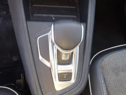 Photo 28 Renault Captur  E-Tech Plug-in 160