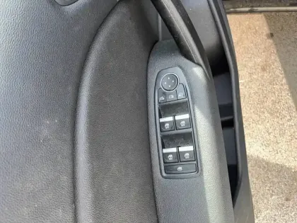 Photo 8 Renault Captur  E-Tech Plug-in 160