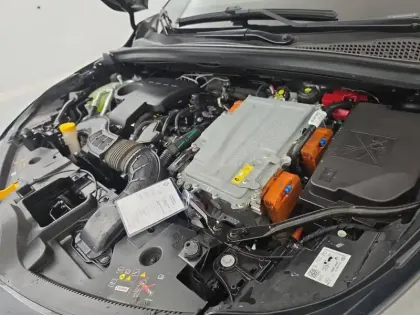 Photo 265 Renault Captur  E-Tech Plug-in 160