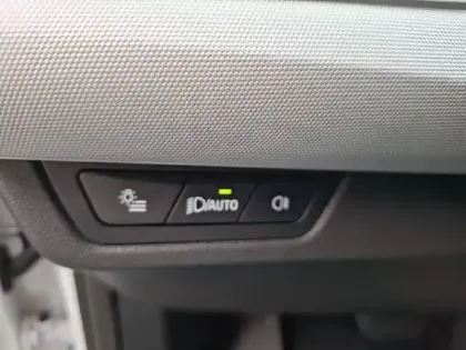 Photo 10 BMW X1  sDrive 18i 136ch DKG7