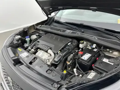 Photo 14 Peugeot 2008  PureTech 130 S&S EAT8