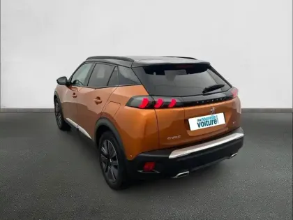 Photo 6 Peugeot 2008  PureTech 130 S&S EAT8