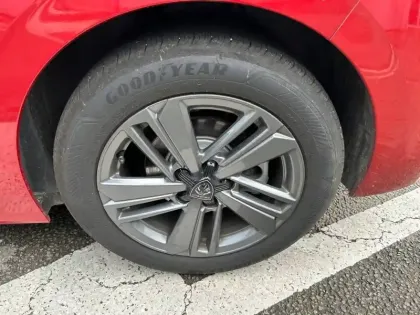Photo 12 Peugeot 308  PureTech 130ch S&S EAT8