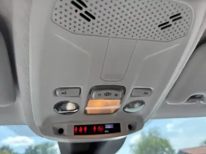 Photo 19 Peugeot 208  PureTech 100 S&S BVM6