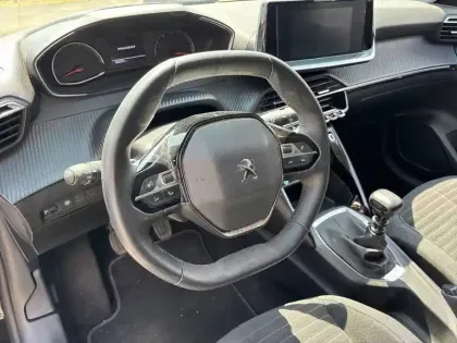 Photo 8 Peugeot 208  PureTech 100 S&S BVM6