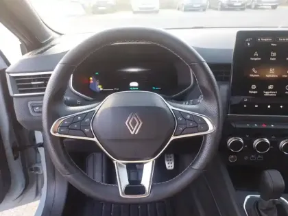 Photo 10 Renault Clio  E-Tech full hybrid 145 ch GSR2