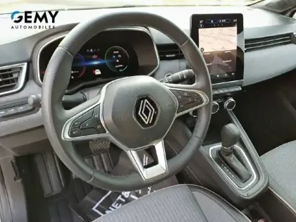 Photo 12 Renault Clio  E-Tech full hybrid 145