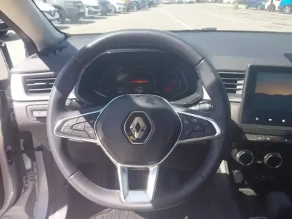 Photo 10 Renault Captur  E-Tech full hybrid 145