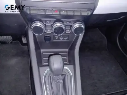 Photo 28 Renault Clio  E-Tech full hybrid 145
