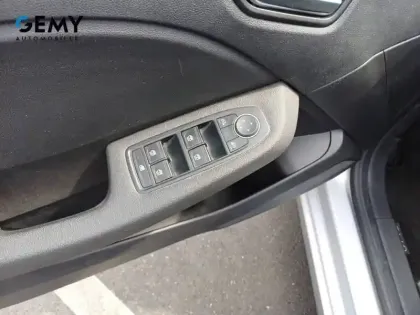 Photo 13 Renault Clio  E-Tech full hybrid 145