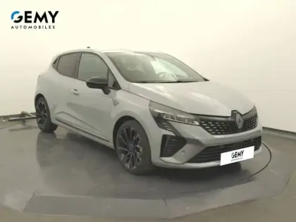 Photo 37 Renault Clio  E-Tech full hybrid 145
