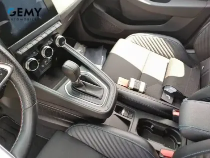 Photo 11 Renault Clio  E-Tech full hybrid 145