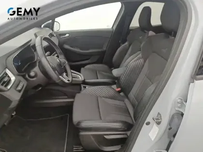 Photo 43 Renault Clio  E-Tech full hybrid 145