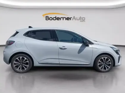 Photo 20 Renault Clio  E-Tech full hybrid 145