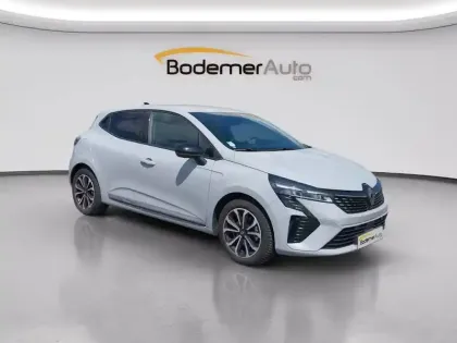 Photo 21 Renault Clio  E-Tech full hybrid 145