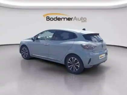 Photo 17 Renault Clio  E-Tech full hybrid 145