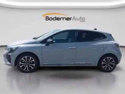 Photo 16 Renault Clio  E-Tech full hybrid 145
