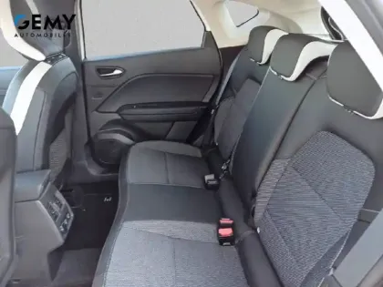 Photo 9 Renault Captur  E-Tech full hybrid 145