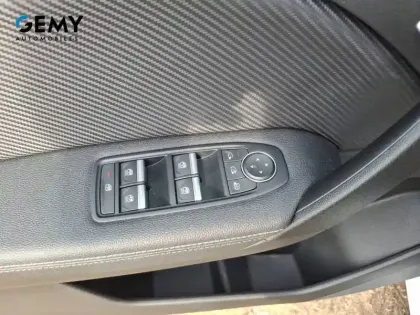 Photo 23 Renault Captur  E-Tech full hybrid 145