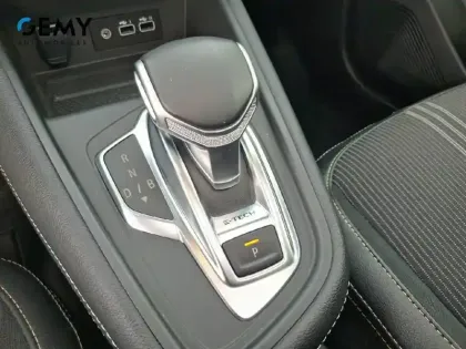 Photo 18 Renault Captur  E-Tech full hybrid 145
