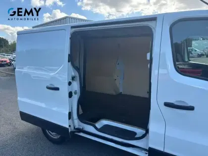 Photo 13 Renault Trafic  FGN L1H1 3000 KG BLUE DCI 130