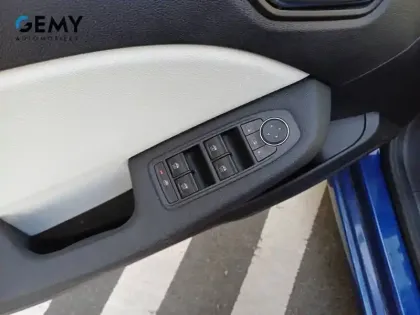 Photo 13 Renault Clio  E-Tech full hybrid 145
