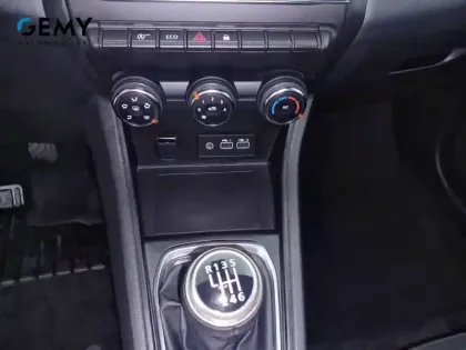 Photo 33 Renault Captur  TCe 90