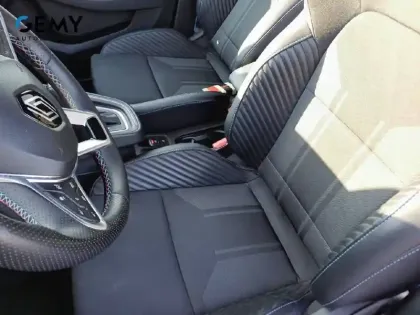 Photo 8 Renault Clio  E-Tech full hybrid 145