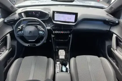 Photo 15 Peugeot 2008  Hybrid 145 e-DCS6